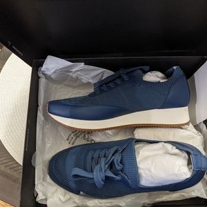 Banana Republic Recycled knit sneaker Navy